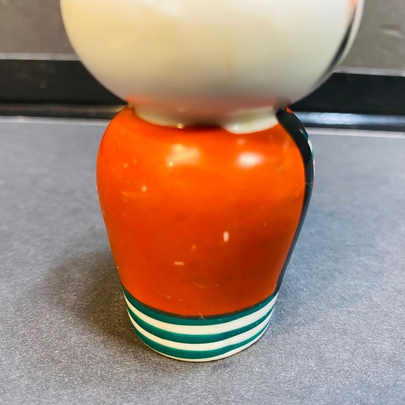 Vtg Geisha Salt Pepper Shakers Japan Handpainted Porcelain Corks In Place EUC - Picture 9 of 9